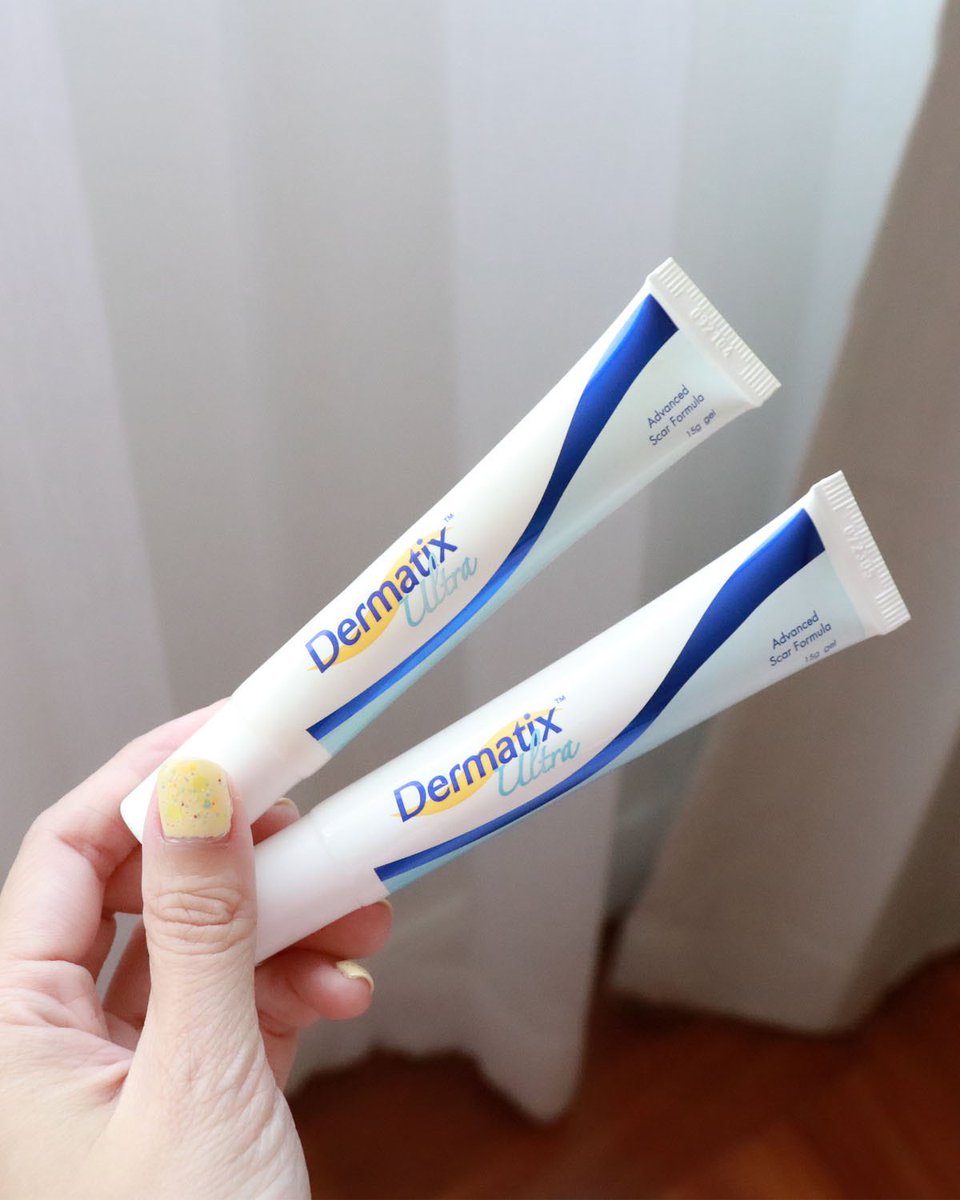 fhay_cotton_h's tweet photo. กล้าพูดได้เต็มปากเลยว่า dermatix หลอดน้ำเงินเป็นเจลลดรอยแผลเป็นที่ใช้มาตลอด ลดรอยแผลเป็นดีมาก รีวิวเยอะ หมอกับเภสัชก็แนะนำ ยิ่งเป็นทาสแมวคือยิ่งต้องตุน555 เนื้อเค้าเป็นซิลิโคนเจลลื่นๆ ทาแล้วไม่เหนอะ พอแผลตกสะเก็ดปุ๊บก็ทาได้เลย นี่เน้นทาต่อเนื่อง 3 เดือน เช้า-เย็น แทบไม่เห็นรอยละ https://t.co/6avBUZdy8b