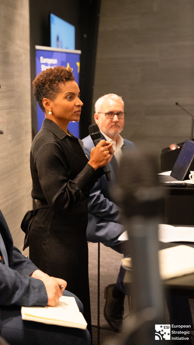 ESI_Brussels's tweet photo. 2/3
Our event brought together representatives from the private and public sector to create a platform with high-level discussions about the present and future of cloud computing in European Security &amp; Defence. https://t.co/OZn1p1n9RI