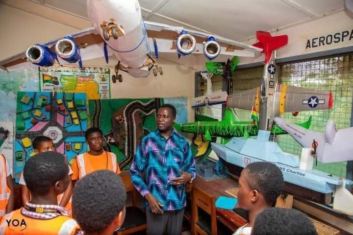 CASTINBILLZ's tweet photo. Afia Kobi Senior High School.

Renovated science laboratories with state-of-the-art equipment and technology.
#WeAreNPP 
#NPPLegacy https://t.co/g6Qh4bkM6N