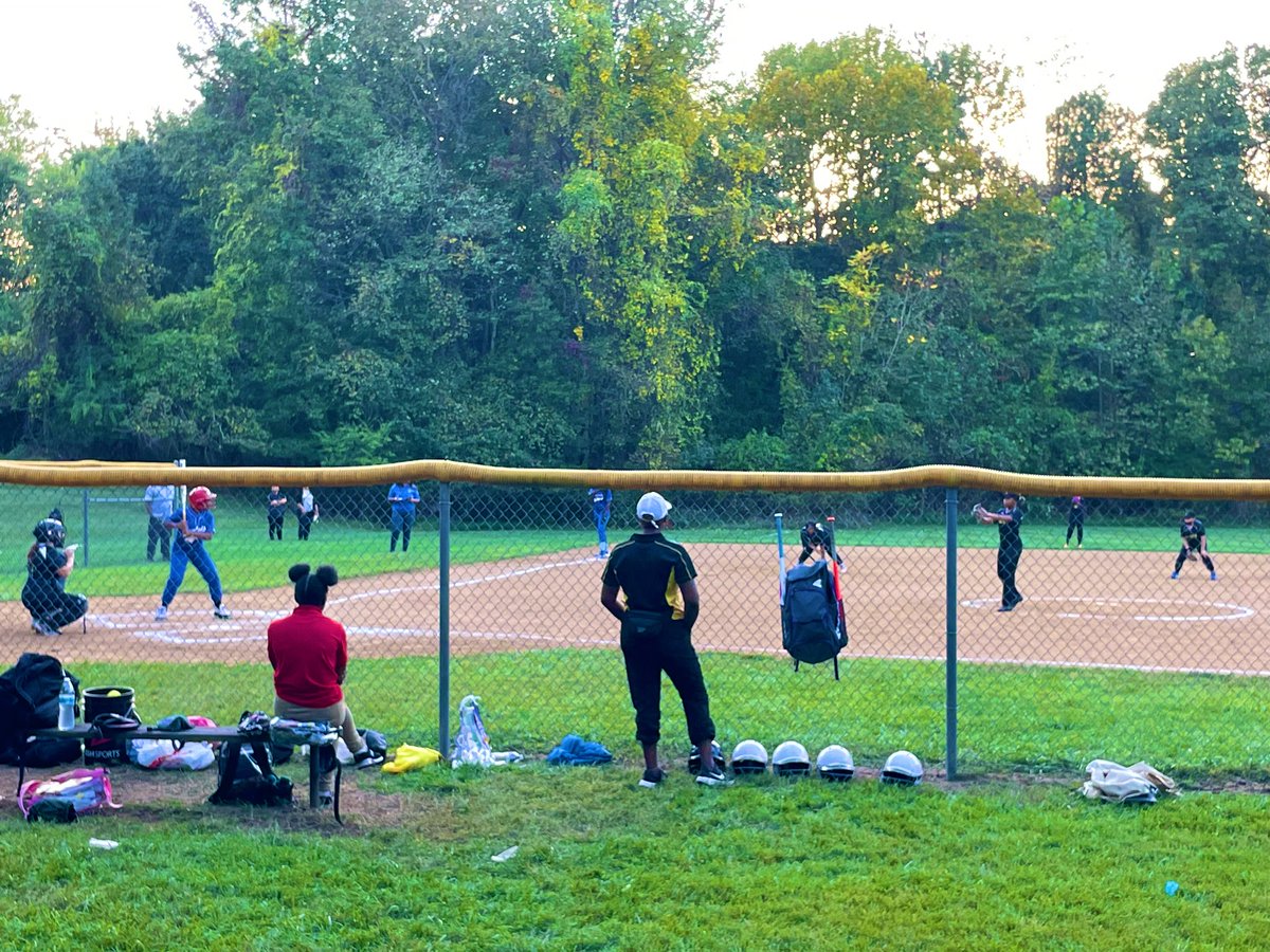 letmebeboyd's tweet image. @DFMS_PGCPS had a fantastic game against Benjamin Foulois yesterday! It was a great atmosphere for middle school baseball and softball. Plus, the new uniforms for Drew Freeman really made the game even more exciting. #sport #game #DFMS #MiddleSchoolers #NewJersey