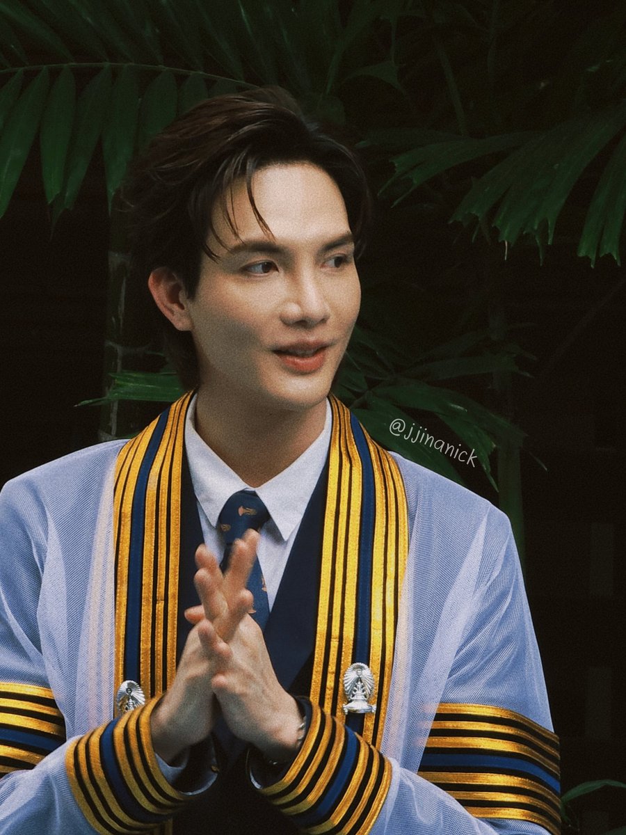jjinanick's tweet photo. ยินดีกับพี่ต๋องคนเก่งมากๆค้าบบบ ✨️🎉
@tongthk #TongGraduate #tongthk https://t.co/hCRxYzYBVI