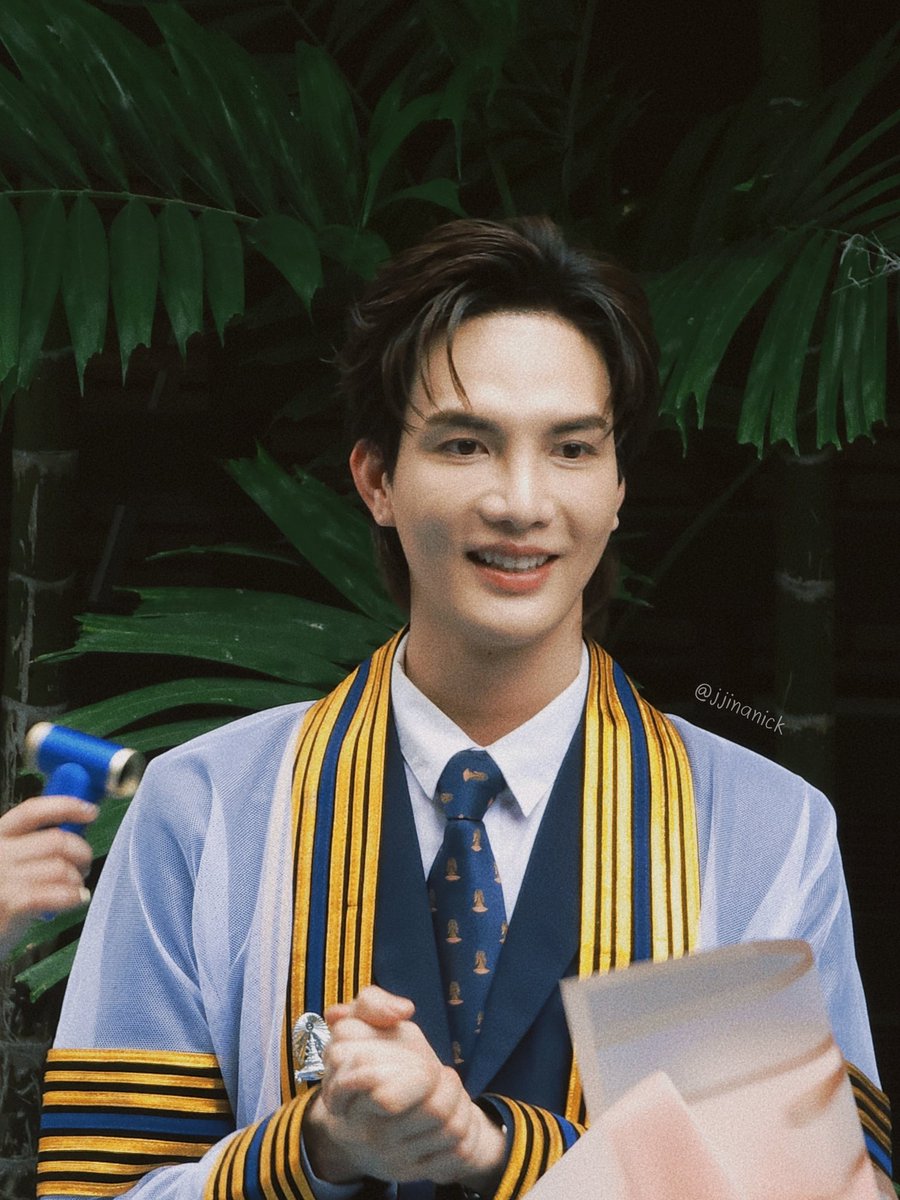 jjinanick's tweet photo. ยินดีกับพี่ต๋องคนเก่งมากๆค้าบบบ ✨️🎉
@tongthk #TongGraduate #tongthk https://t.co/hCRxYzYBVI
