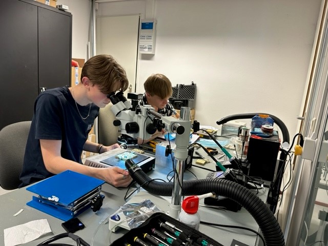 Meet our amazing student interns who are diving deep into the world of RF &amp; GaN technology at Gallium Semiconductor’s R&amp;D facility Nijmegen. Talented and passionate about innovation and eager to learn. #RFTechnology #GaN #R&amp;D