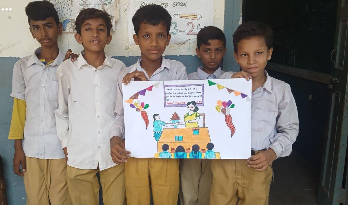 itacecorg's tweet image. Children from our schools joyously celebrate #WorldTeachersDay2023 by expressing deep appreciation and affection for their teachers through artwork and creative expressions

#ITA #PakistanLiteracyProject #RoomtoRead #teachersday #teachersday2023 #ITAPublications #EducationMatters