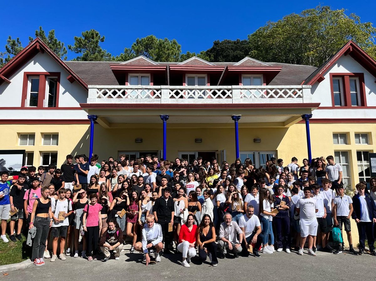 IFCA_CSIC_UC's tweet image. 🎇Más de 170 estudiantes han participado en la actividad 'Una Mañana Entre Científic@s'⚡️que celebramos en Santander junto al @cpan_spain 

¡Felicidades al @IesCantabria por ganar el rosco de #física! 👏🏽 Y en especial agradecer al equipo docente su implicación🫂