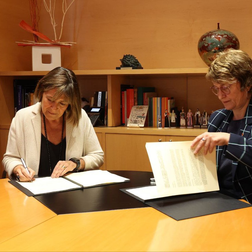 nuriamarinlh's tweet photo. Molt satisfets per la signatura del conveni de construcció de l'edifici @escpacocandel. Un projecte consensuat amb la comunitat educativa, les famílies, @LHAjuntament i @educaciocat. Tots hem lluitat per aconseguir-ho i convertir l’escola en un model educatiu de referència. https://t.co/91wScet6xE