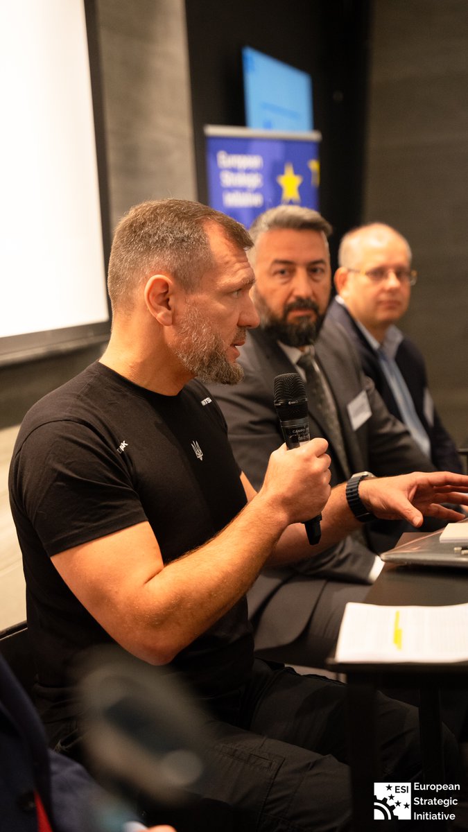 ESI_Brussels's tweet photo. 3/3
Many thanks to our invitees who trusted us with their time. See you at the next events!  
@awscloud @Deloitte @EULISA_agency @EUDefenceAgency  @EU_Commission  @Brussels_School  @nato @mintsyfra #EuropeanUnion #cloudcomputing #defence @diallo_agnes https://t.co/vS88WCtVWx