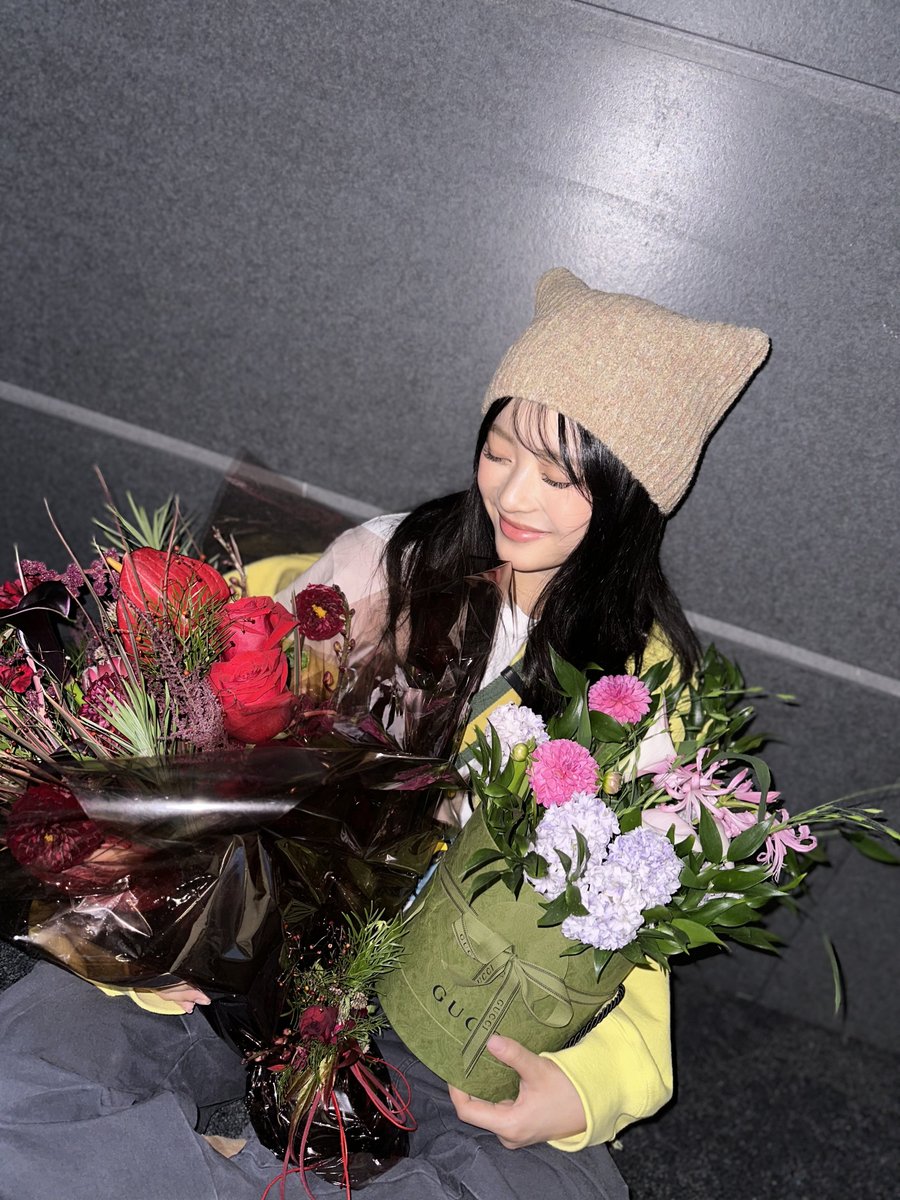 Thank you <a href="/gucci/">gucci</a> 💚 and <a href="/ArmaniBeauty/">Armani beauty</a> ❤️

#HAPPY_HANNI_DAY
#NewJeans #HANNI
#뉴진스 #하니