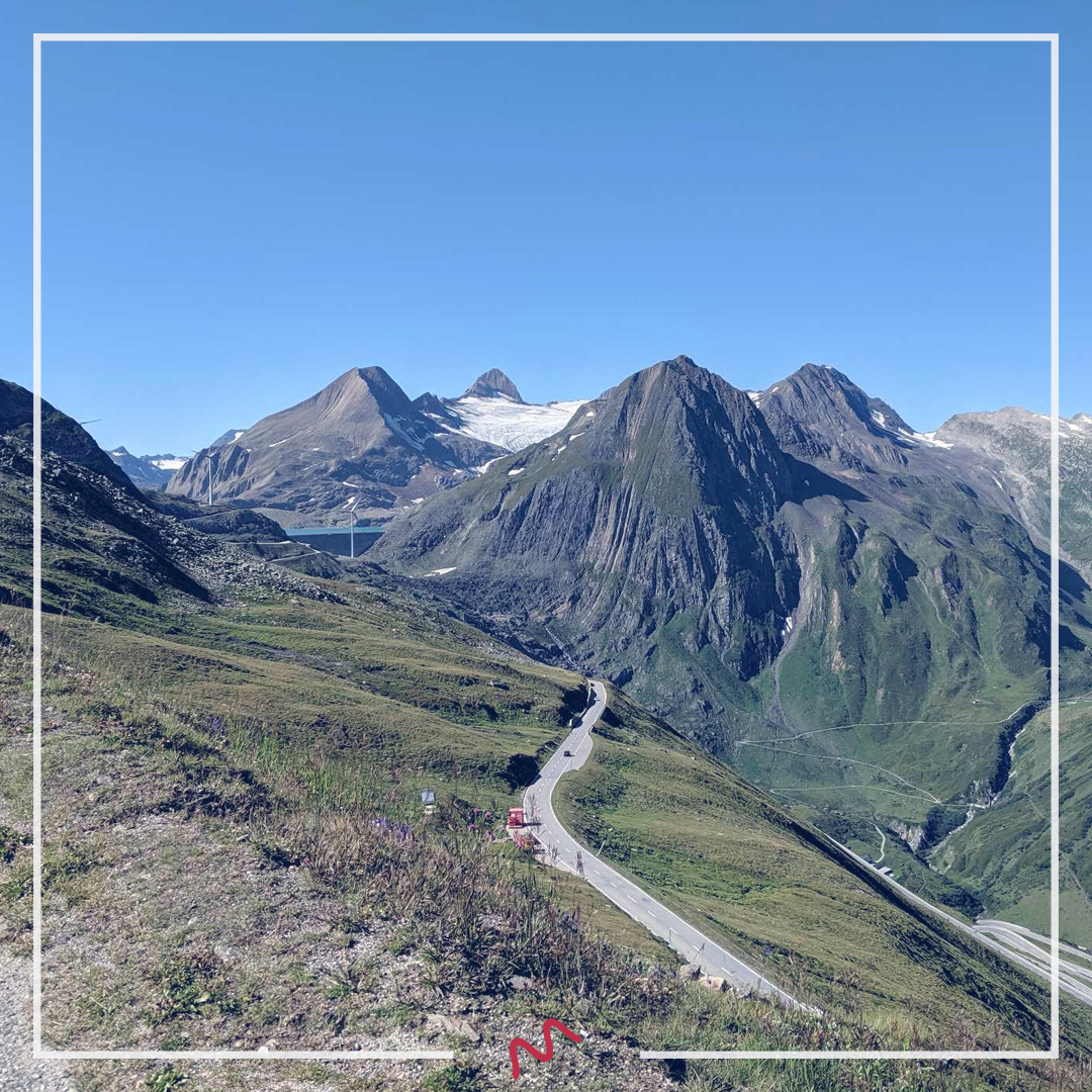 End of the season?  Or maybe not after all? 💕  How many of you ride year round? 🏍️  #calimoto #calimotour #calimotoapp #motorcycle #curvyroads #windyroads #puremotorcycling #motorcycleride #nomorestraightroads #motorcycletrip #motorcycleadventure #motorcycletouring