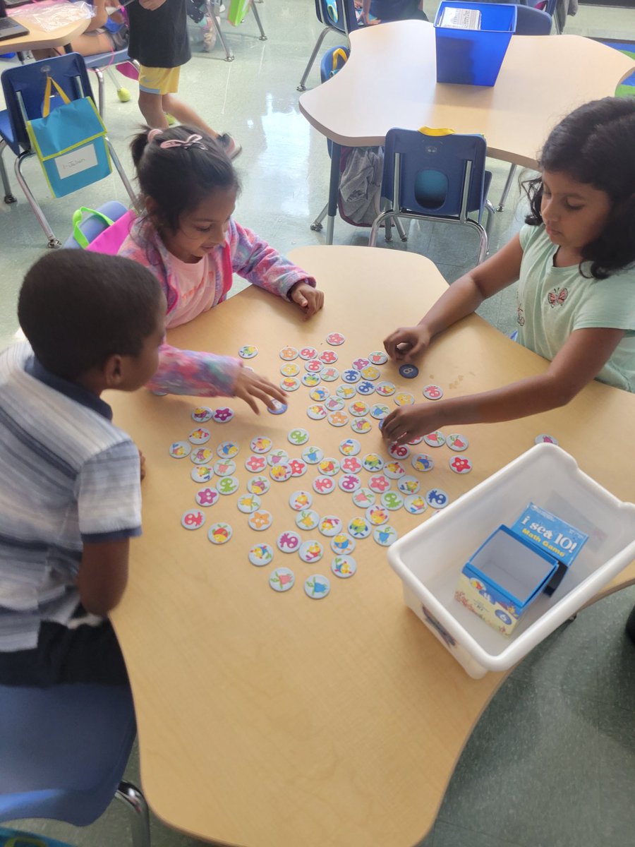 MrsPerry_MPE's tweet image. Math stations  #welovemath #firstgrade #1P