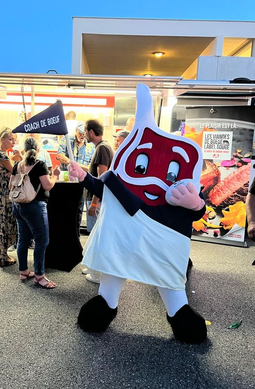 LumisTraiteurs's tweet photo. 📣 Bienvenue à Coach de Boeuf ! 📣
Découvrez la mascotte de @confboucherie
Le #sport et la #boucherie partagent de nombreuses valeurs, vous pourrez voir la mascotte sur des événements sportifs à venir ! 🏈⚽️🎾🚴♂️
#cfbct #artisan #boucherie #charcuterie #traiteur #logiciel https://t.co/RAOCypqkm0