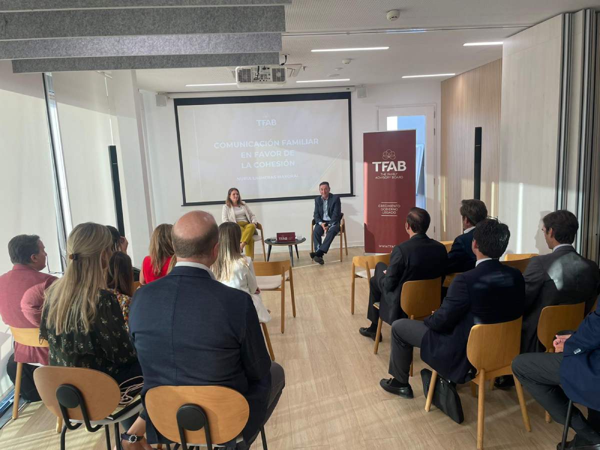 TheFamilyBusiness tweet media