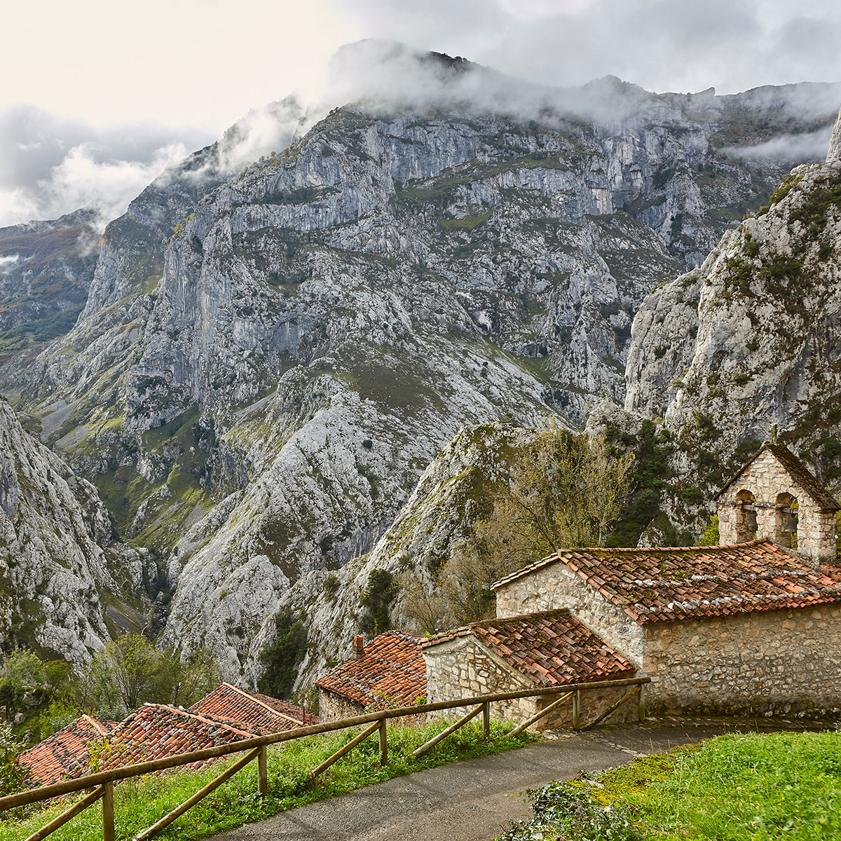 EscapadaRural.com (@escapadarural) on Twitter photo 😍Hemos seleccionado algunos de los que, para nosotros, son los pueblos más bonitos de los #PicosdeEuropa en <a href="/TurismoAsturias/">TurismoAsturias</a>, <a href="/cant_infinita/">Cantabria Infinita</a> y @CyLExcelente. ¿Cuál es tu favorito? 👉 acortar.link/vDL1nh 😍Hemos seleccionado algunos de los que, para nosotros, son los pueblos más bonitos de los #PicosdeEuropa en <a href="/TurismoAsturias/">TurismoAsturias</a>, <a href="/cant_infinita/">Cantabria Infinita</a> y @CyLExcelente. ¿Cuál es tu favorito? 👉 acortar.link/vDL1nh