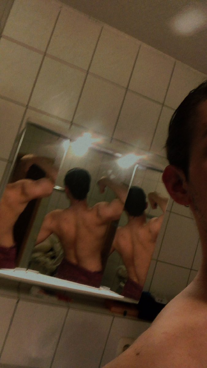 Chris ✯ tweet media