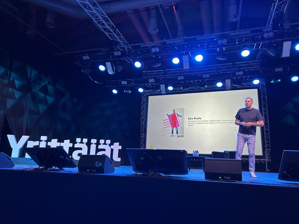 Markkinointi pelastaa Suomen? Näin väittää <a href="/Ekapekka/">Eka Ruola</a> #vyp2023-lavalla ja kertoo, että markkinoinnin oppikirjat sanovat: Jos haluat pysyä paikallasi eli haet samaa liikevaihtoa kuin viime vuonna, satsaat markkinointiin 5 % liikevaihdosta. Jos haluat kasvua, satsaa 10 %.