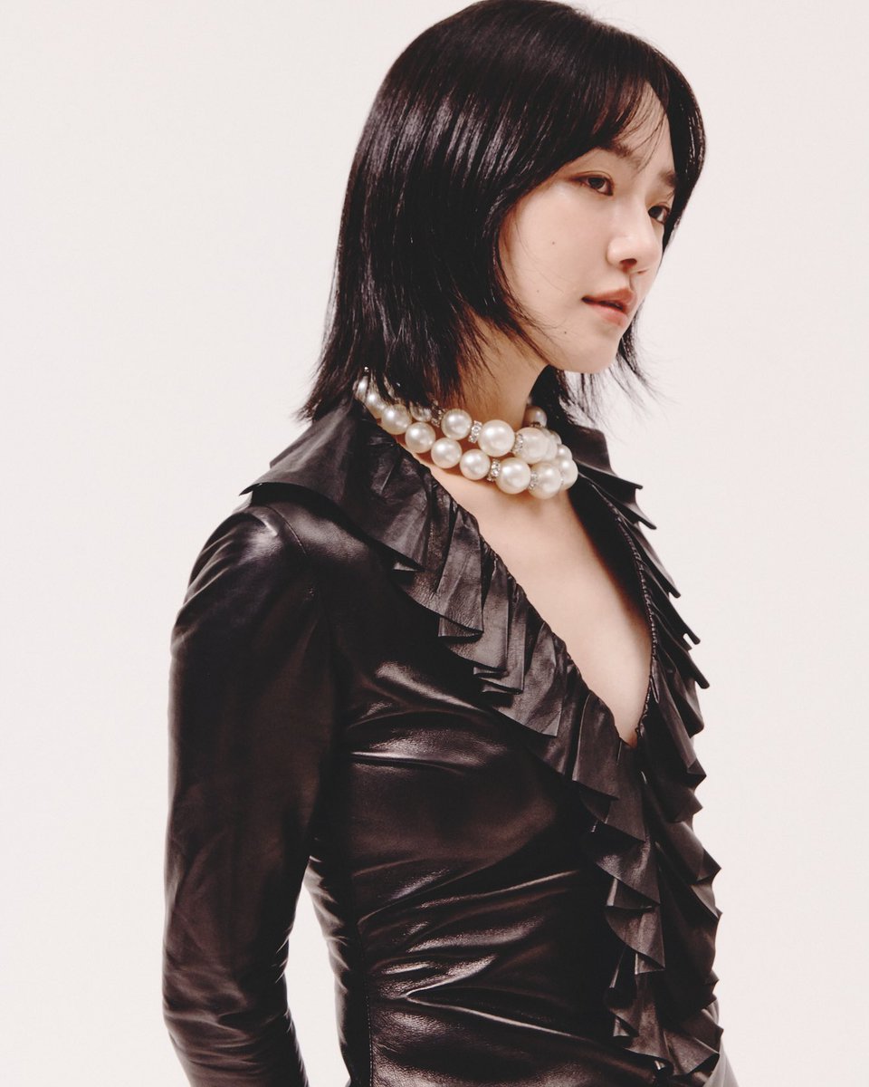 📸: #ParkGyuYoung è stata scelta come ambasciatrice globale del marchio di lusso italiano Gucci!🇮🇹 Dopo la sua partecipazione alla sfilata Gucci Primavera/Estate 2024 a Milano il mese scorso e la sua apparizione sulla copertina digitale della rivista di moda Dazed in