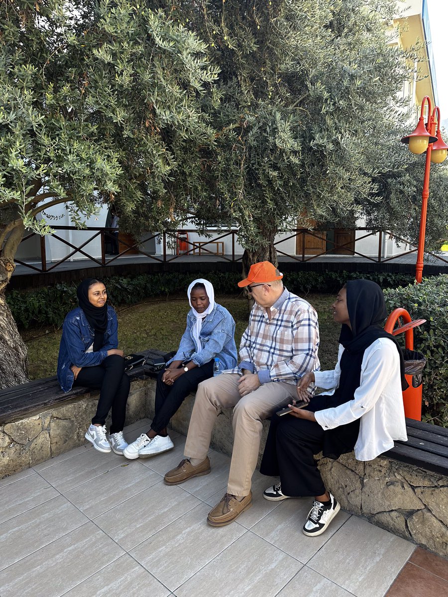 caucampus's tweet photo. Onursal Başkanımız Doç. Dr. Mustafa Aydın, Akademisyenlerimiz ve Öğrencilerimiz ile Görüştü 🧡
#OnceSen #YouFirst #csu #csucampus https://t.co/xp4eN56aEL