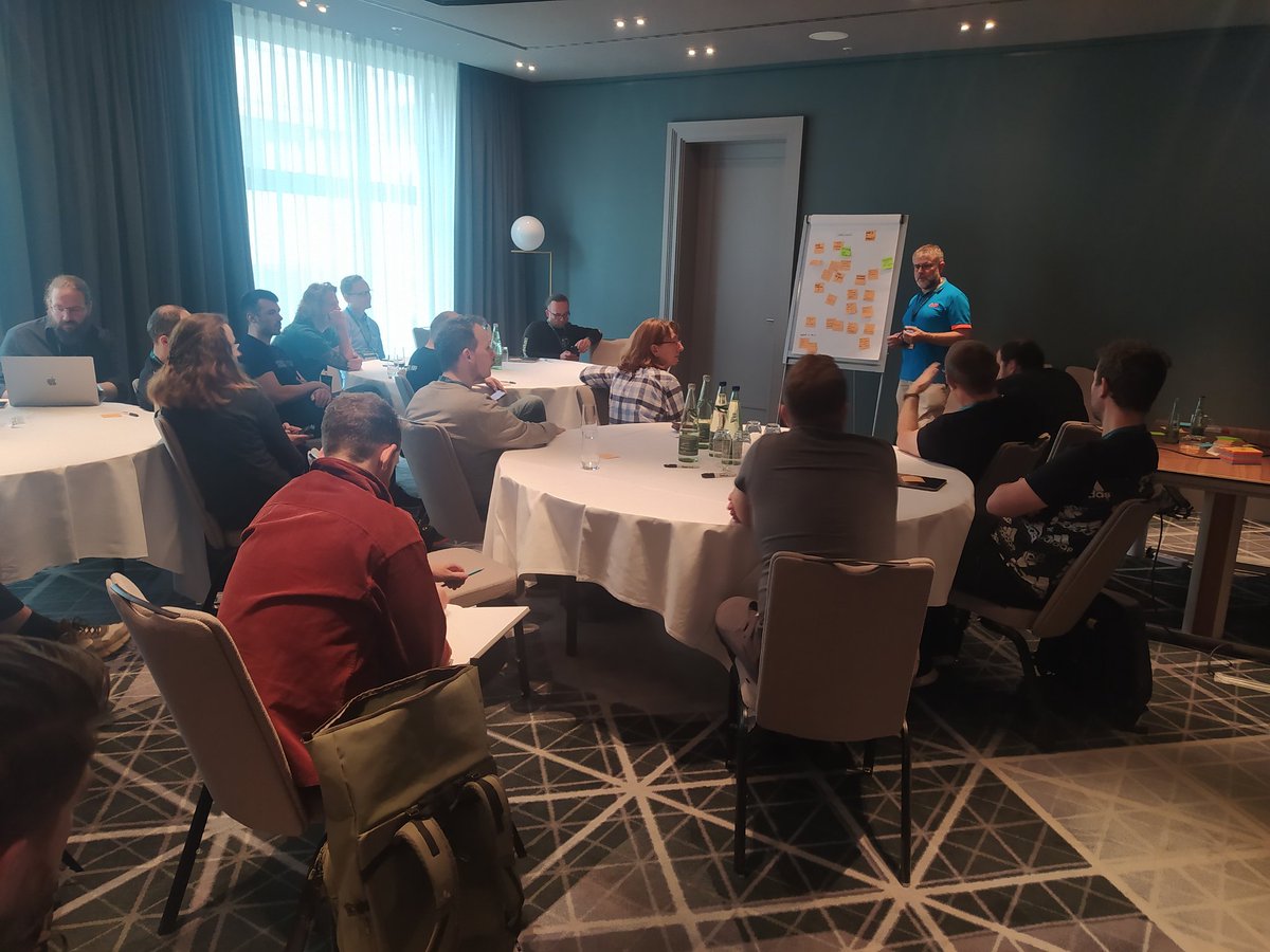 Workshop with <a href="/ziobrando/">Alberto Brandolini</a> about challenges in Product Development at <a href="/KanDDDinsky/">KanDDDinsky</a> 😀