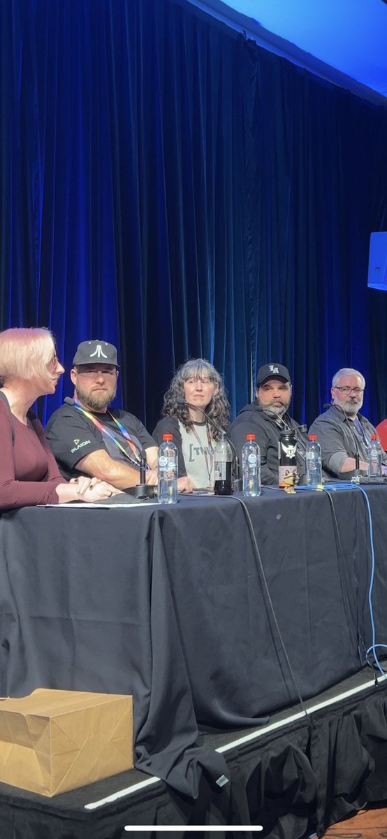 TiaLaughs's tweet image. Completed my first ever panel. It was so much fun. The room was full! There are a lot of us gamers out there aging and it’s fucking fantastic to see. #keepgaming #funisagelss