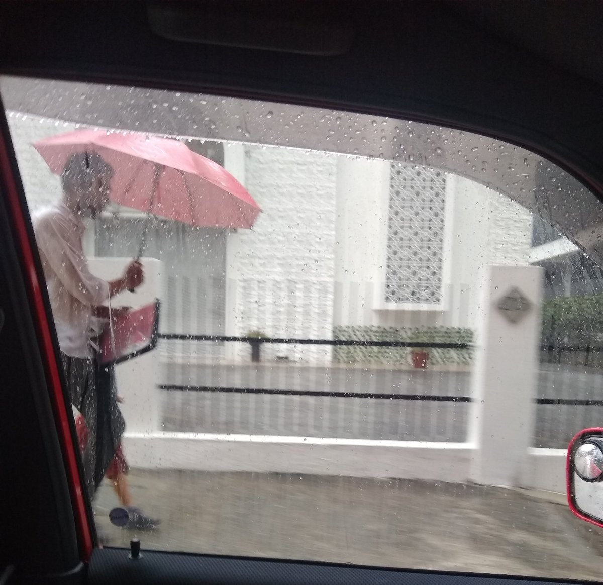 Heartened this evening in heavy rain on Jln Tun Razak as car in front of me stopped to give an umbrella to a man walking with his son. Moments of kindness in Malaysia abound, inspire.