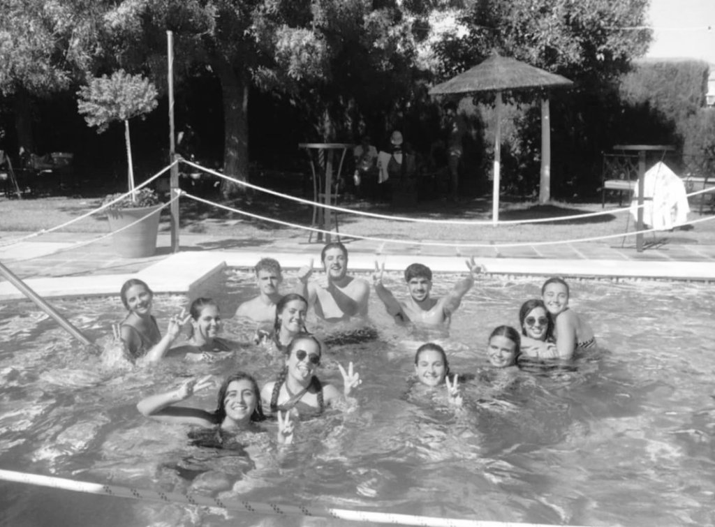 carmenguiillen6's tweet photo. Que tengo el alma llena de colores con momentos tuyos... ✨❤️‍🩹 https://t.co/vwRthiMK7k