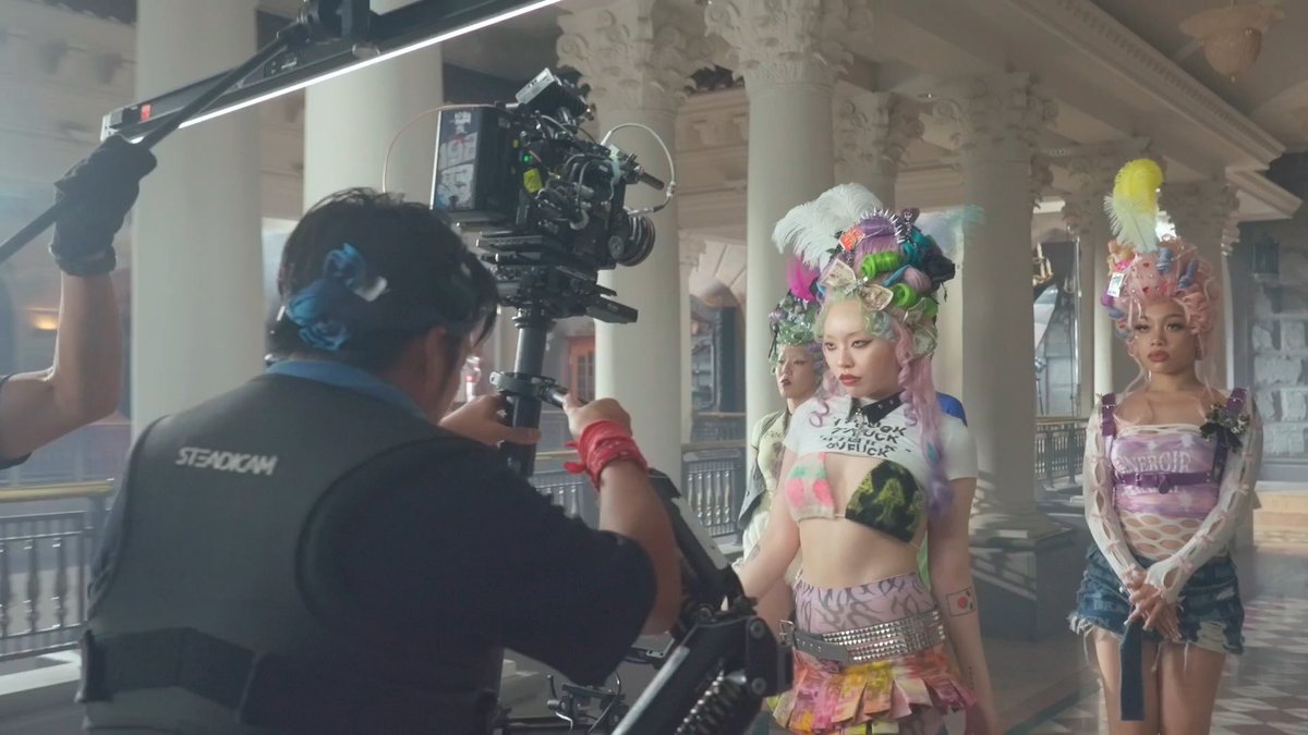 chanmina_staff's tweet photo. 【Behind The Scenes📸】
B級のMusic Videoは皆さま、既にチェック済ですか👀❓
B級のメイキング映像を公開いたしました‼️🎞️
撮影の裏側、、、こちらもぜひお楽しみください🐶🎀
https://t.co/bTgYZSyG27
#ちゃんみな
#chanmina
#B級
#Blist https://t.co/tZVfXPsR65