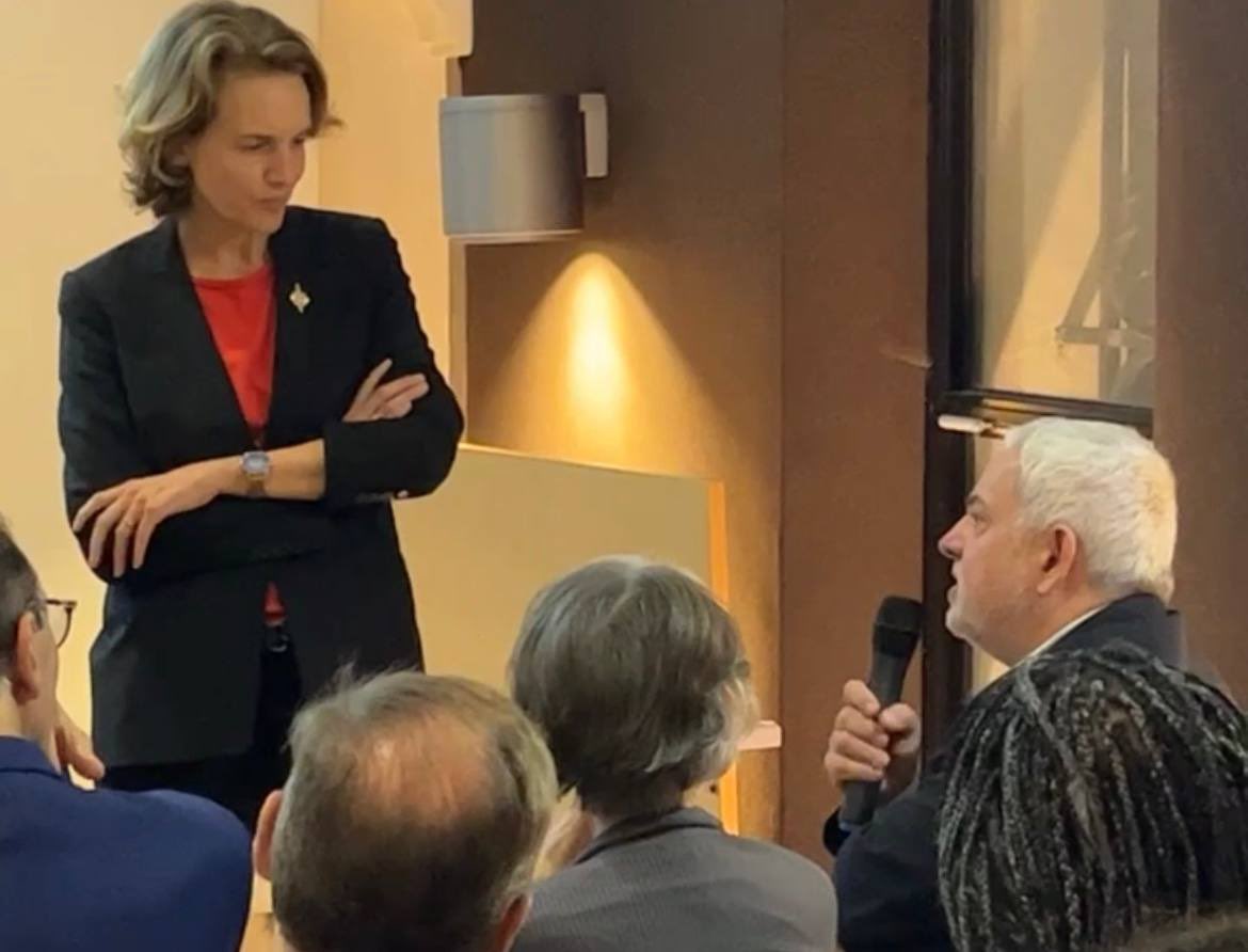 Le #ConseilDeCirconscription, que j’ai créé en janvier avec des élus et des citoyens de #Clichy et #Levallois, se réunissait hier sur le thème de l’engagement citoyen et de la vie associative.
Merci à tous les membres pour nos échanges et leurs précieux témoignages.