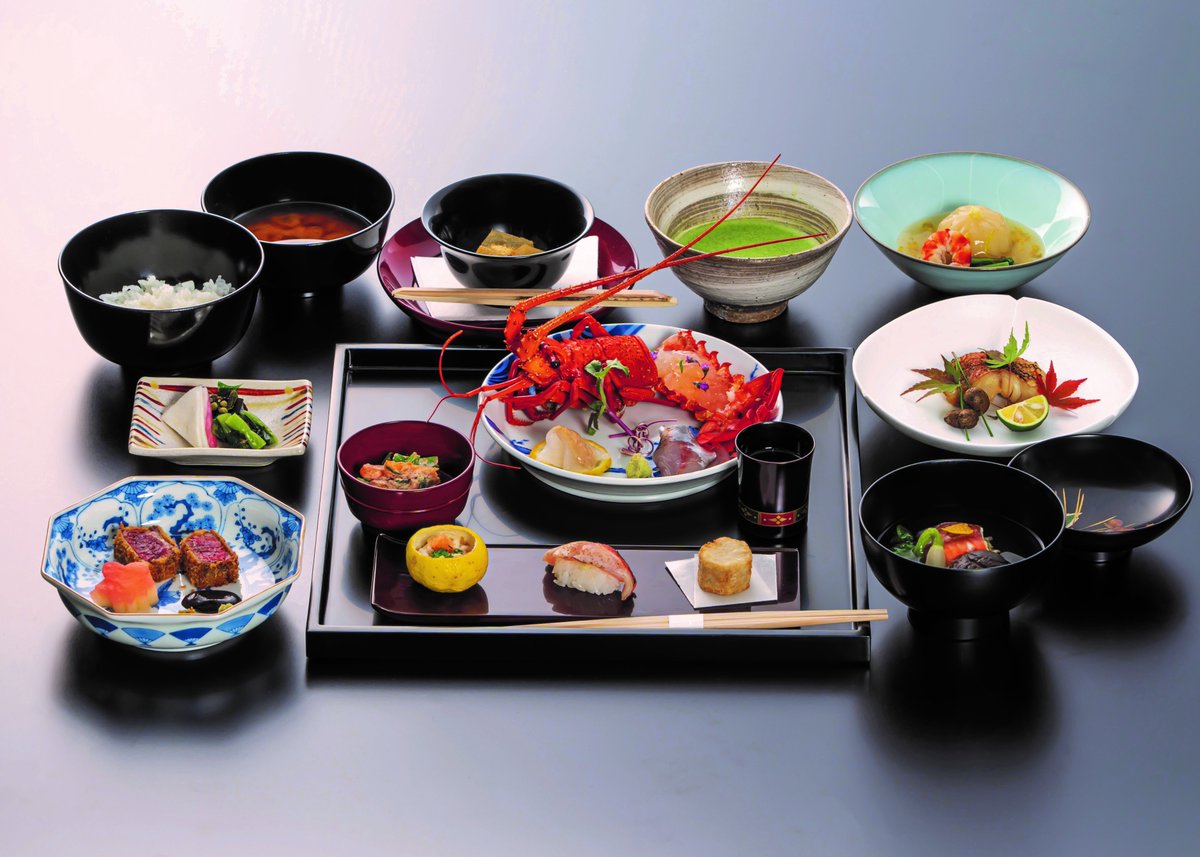 yomiuriryokou's tweet photo. “Kogei-dining” A journey to savor traditional Japanese culture and art through all five senses https://t.co/lwTD2mlj9F
#japan #japaneseculture #traditionalculture #tamasaburobando #kabukiactor #kabuki https://t.co/r1PqL6V9eu