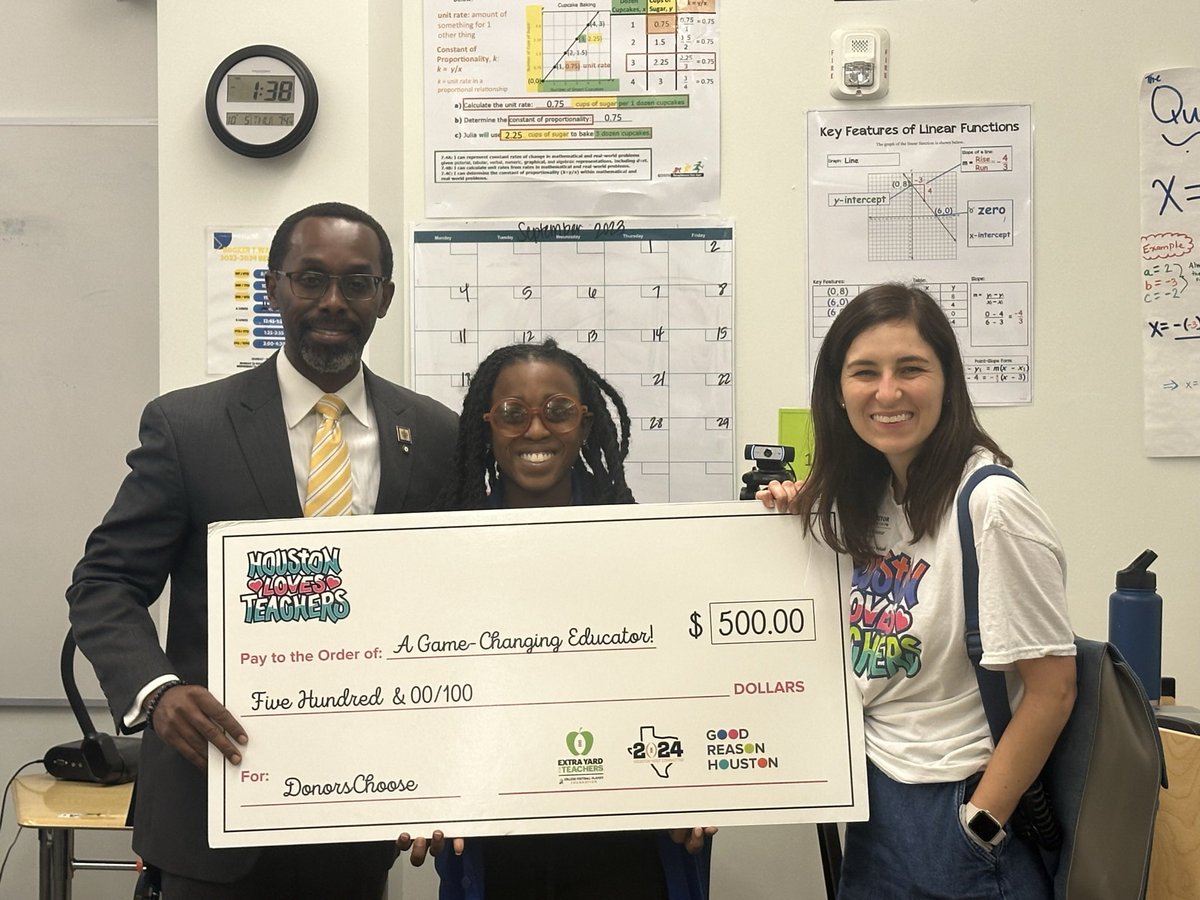 Thank you, @GoodReasonHou, for awarding @BTW_Houston’s Ms. Chambers $500 to use for her math classes. High quality materials support information students will experience, learn, and apply in class. @HISDNorthDiv @PrincipalPerry1