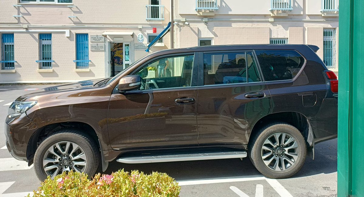 Vodafone_Auto's tweet photo. From #Spain ➡️🇪🇸 to #France ➡️🇫🇷, and all the way to #Italy ➡️🇮🇹, this stolen @Toyota #LandCruiser embarked on an unexpected journey…It's now back where it belongs thanks to our global security teams! 👏 #VFindYourVehicle https://t.co/Hfv501Z3gP