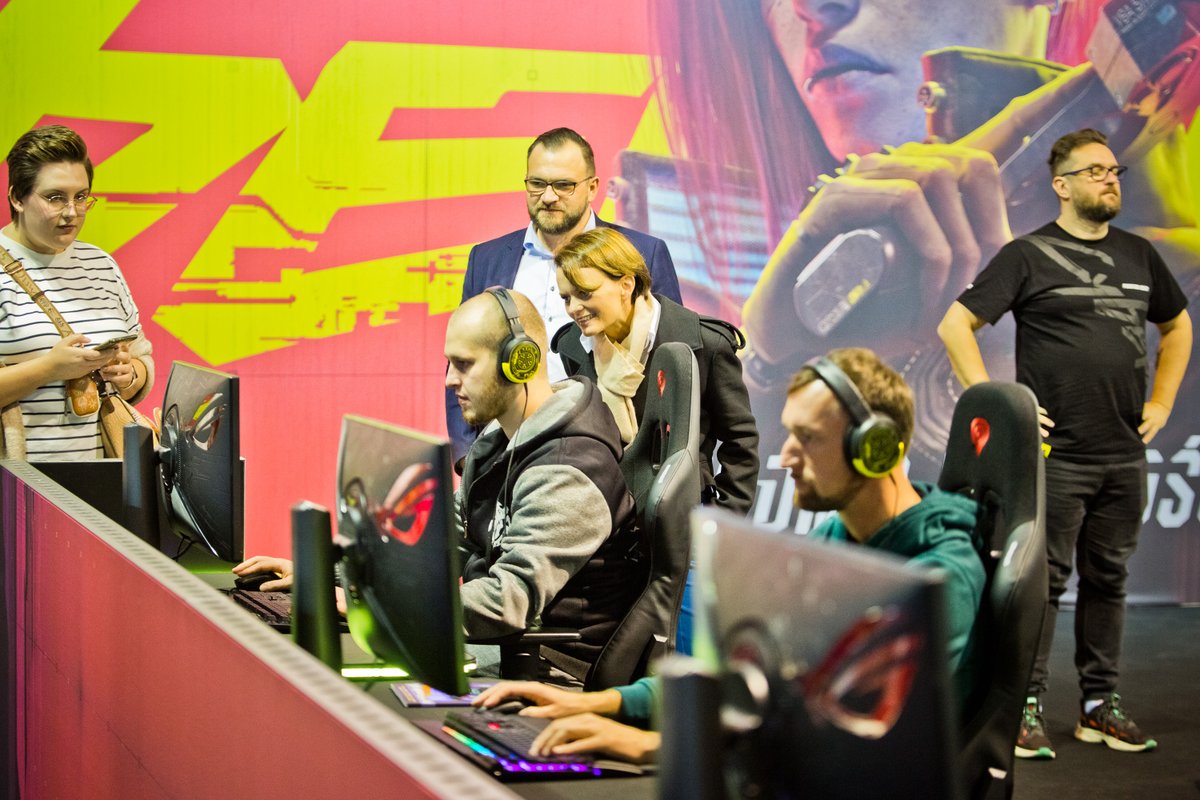 TomaszKobierski's tweet photo. To będzie wyjątkowy weekend na @targipoznanskie. Największe targi gamingowe w Polsce #PoznańGameArena, #GameIndustryConference oraz targi zabytkowej motoryzacji #RetroMotorShow wystartowały. 
Bilety do nabycia na https://t.co/oB6Kk7Ckeq https://t.co/5lYHgckZww
