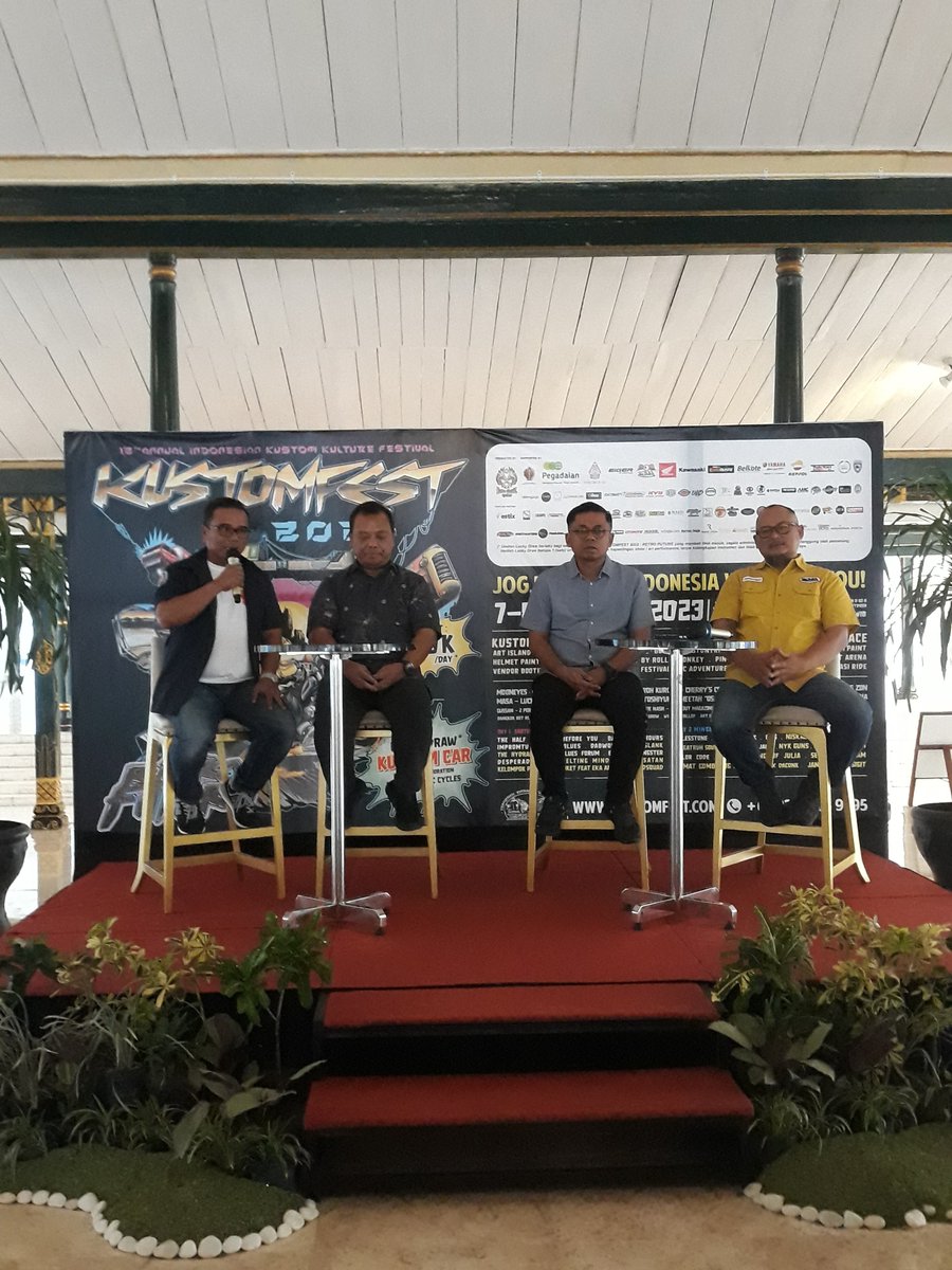 KUSTOMFEST tweet media