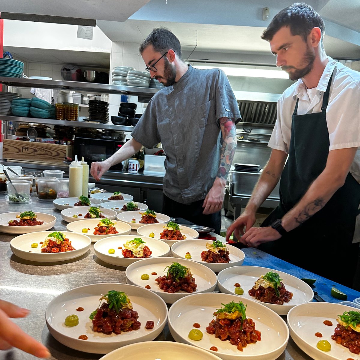 Bahia_Taberna's tweet photo. ¡Ya es viernes y empezamos! 

¡Reserva aquí y hazlo! 👉 https://t.co/jZIhQmUWzh

#cookworking #good #bjsrestaurant #ñamñam #madrid #coolfood #yeah #ventepaaca #pidetelo #comerenmadrid #esviernes https://t.co/0biLjpjMH6