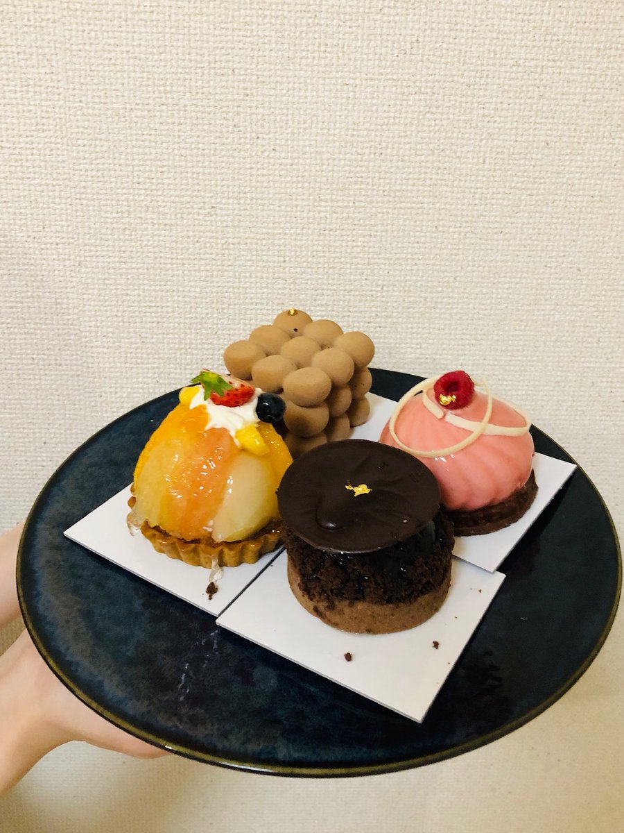 emo__byu's tweet photo. 特別じゃなくてなんでもない日に買うケーキ https://t.co/B8HBH2uwqs