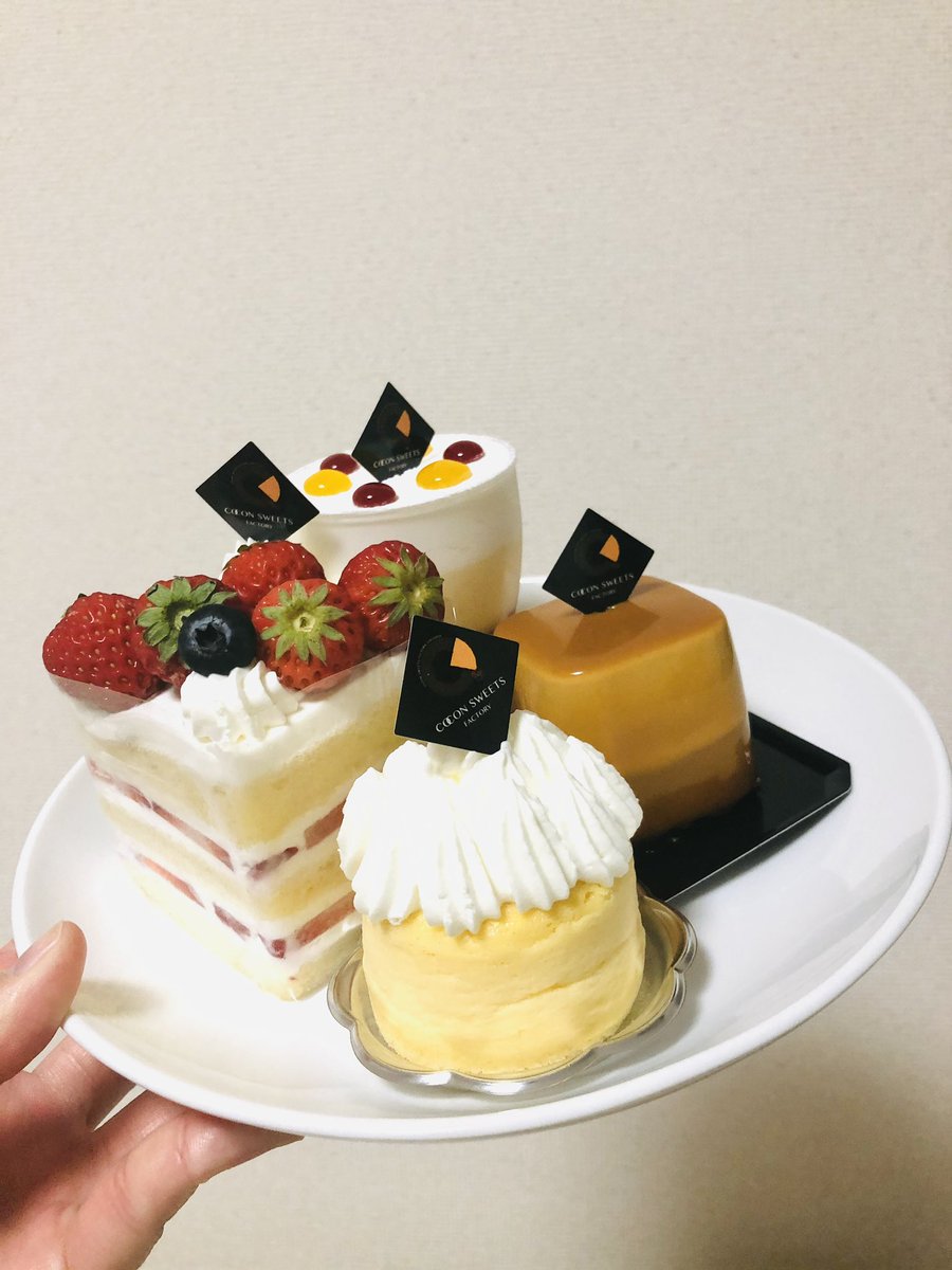 emo__byu's tweet photo. 特別じゃなくてなんでもない日に買うケーキ https://t.co/B8HBH2uwqs
