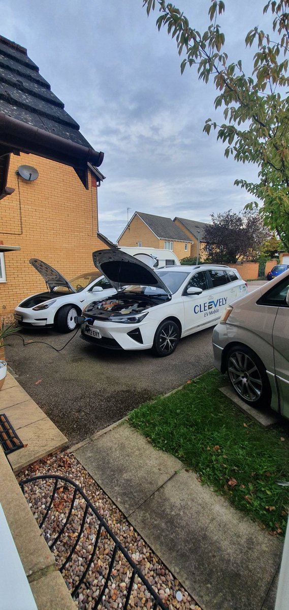 Chargeheads's tweet image. Steve from @Cleevely_Mobile checking over #Rusteetesla ready for its MOT by a @HEVRAofficial garage @ketteringmotor at Lunch. I&apos;m now confident Rustee will sale through after a clean bill of health has been given. 😉⚡️🔧 #evservice #cleeverleyev #electriccar