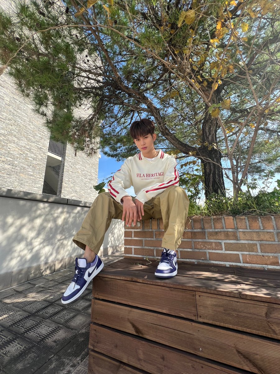 HORI7ON_twt's tweet photo. [🦊] Our Sunshine, Anchors!! I hope you have a bright day☀️.

#HORI7ON #호라이즌 #WINSTON #윈스턴 https://t.co/JDYxgRlFdH