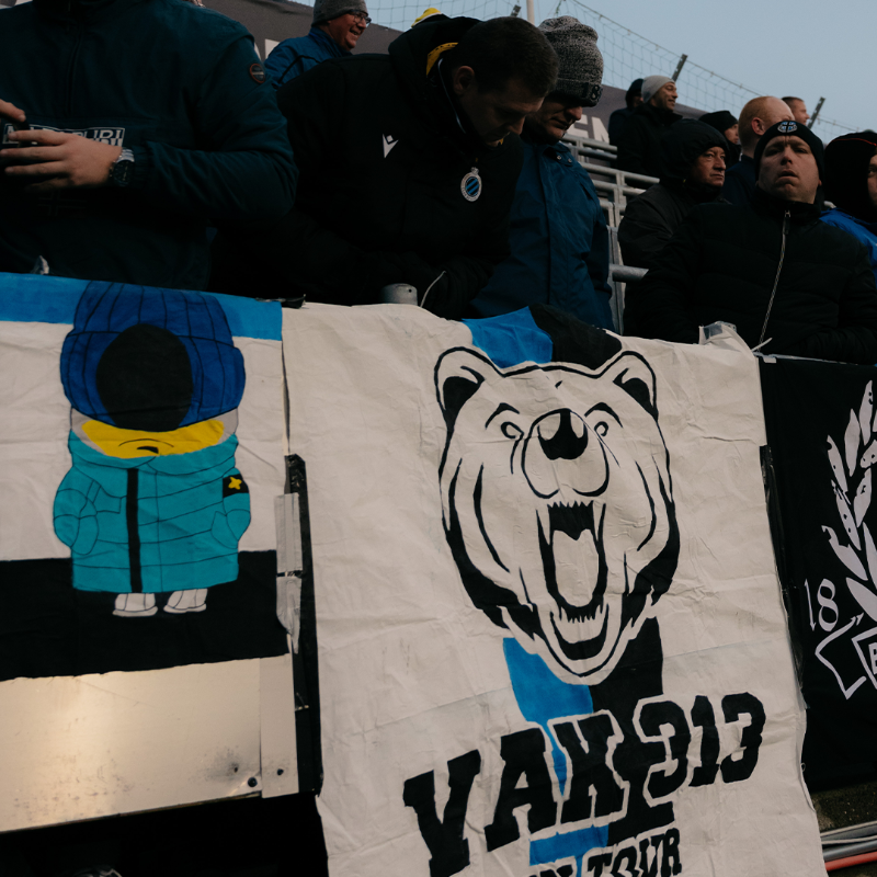 ClubBrugge's tweet photo. Through rain and wind. Over land and over sea. Always there, ๐๐ฏ๐๐ซ๐ฒ๐ฐ๐ก๐๐ซ๐ ๐ฐ๐ ๐ ๐จ. ๐๐ค #BODCLU #UECL