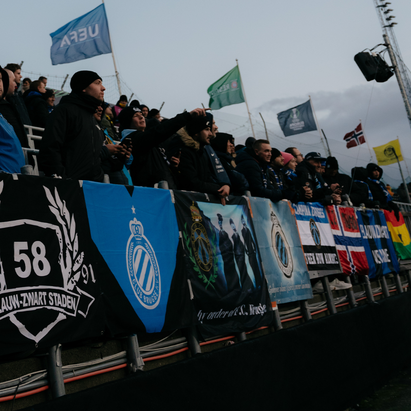 ClubBrugge's tweet photo. Through rain and wind. Over land and over sea. Always there, ๐๐ฏ๐๐ซ๐ฒ๐ฐ๐ก๐๐ซ๐ ๐ฐ๐ ๐ ๐จ. ๐๐ค #BODCLU #UECL