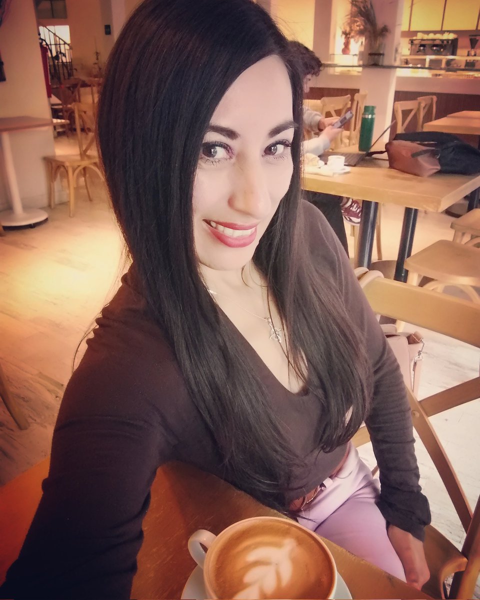 kikasel's tweet image. Empezamos el día de reunión en reunión. ☕✨ #BuenosDias #coffelover #metting #MiercolesDeGanarSeguidores