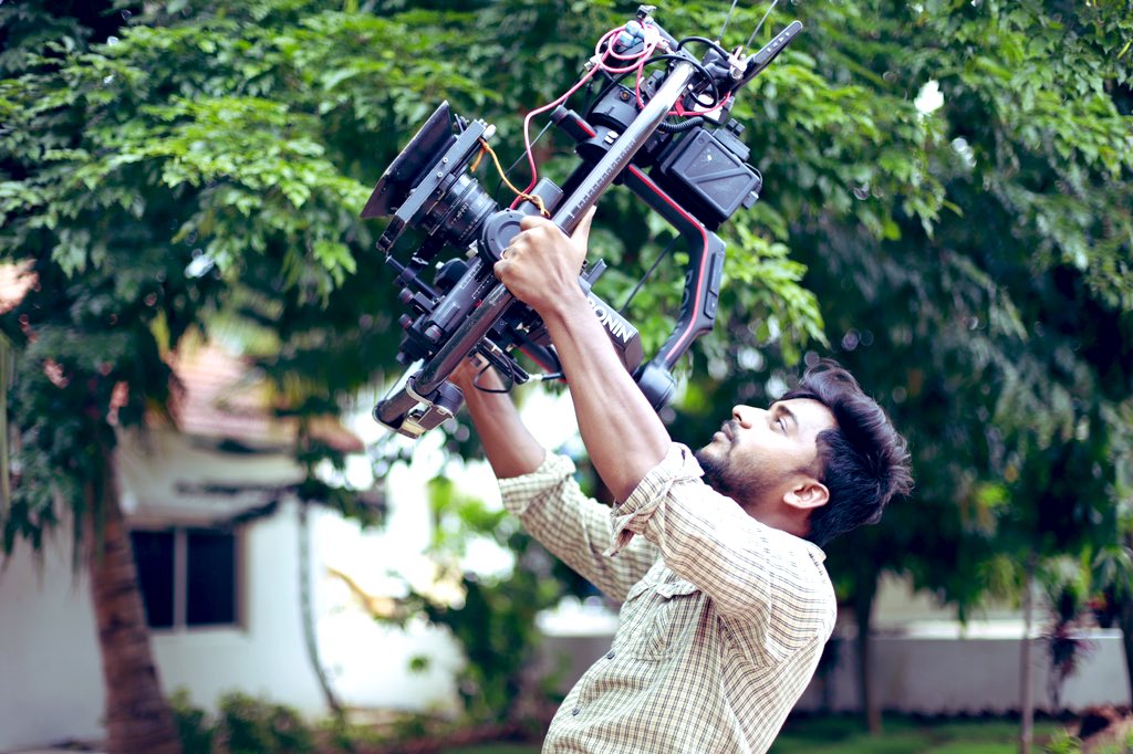 This world is but a canvas to our imagination.

#DJI #ronin2 #camera #Cinema #picoftheday #photograghy #trading