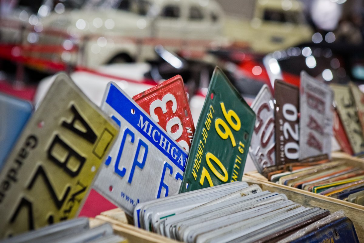 targipoznanskie's tweet photo. Na @targipoznanskie trwają największe w Polsce targi pojazdów zabytkowych! Zapraszamy na #RetroMotorShow❗️🚗   https://t.co/gFP4VRVnhE https://t.co/kww3enLhLA