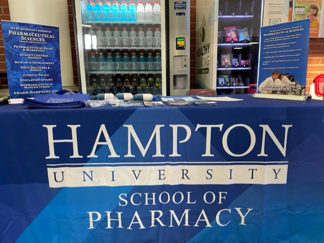 We participated in a college fair at Salem High School on Wednesday. I had a great time spreading the word about the Hampton University School of Pharmacy.
#hamptonschoolofpharmacy
#schoolofpharmacy💊💉
#hbcuschoolofpharmacy
#virginiaschoolofpharmacy
#pharmaceuticalscience