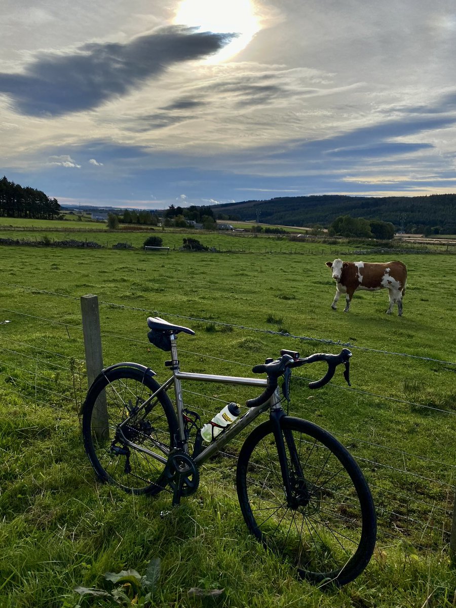 RosscoPossil's tweet image. Aberdeenshire really has world class rural country cycling. No really check it out. If folk elsewhere knew about this stuff …. ❤️ @GCP_JustGoRide @ride_the_north @abdnshcyc @WilliamFawcet20 @planetxbikes