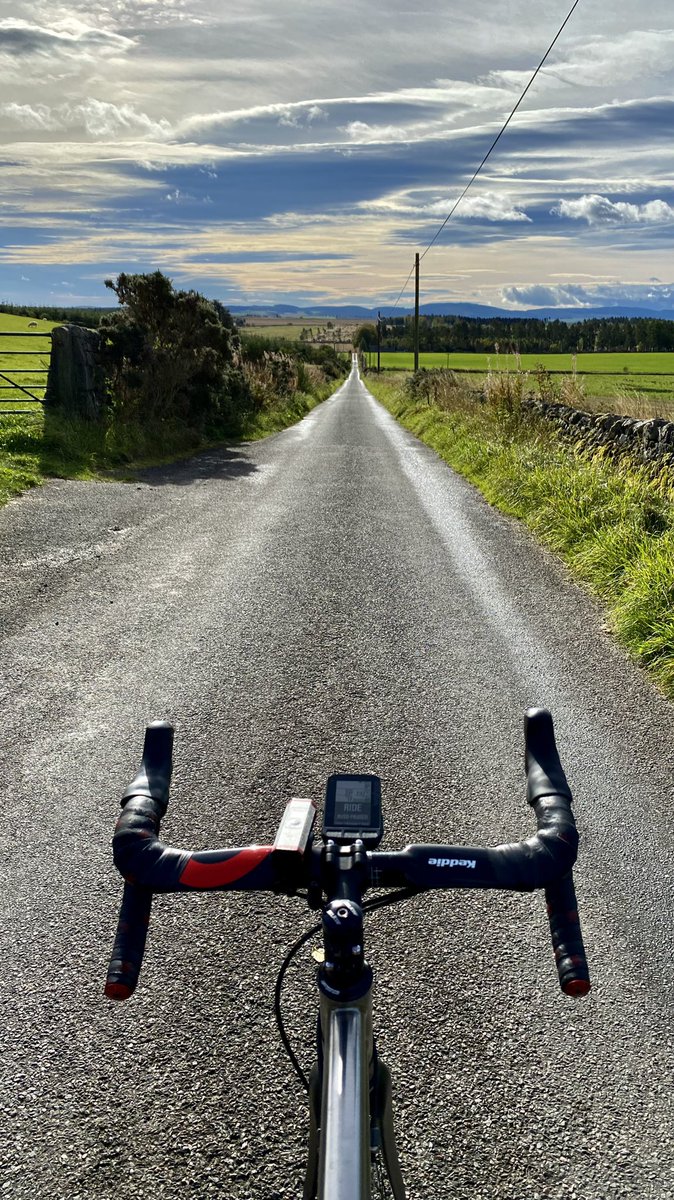 RosscoPossil's tweet image. Aberdeenshire really has world class rural country cycling. No really check it out. If folk elsewhere knew about this stuff …. ❤️ @GCP_JustGoRide @ride_the_north @abdnshcyc @WilliamFawcet20 @planetxbikes