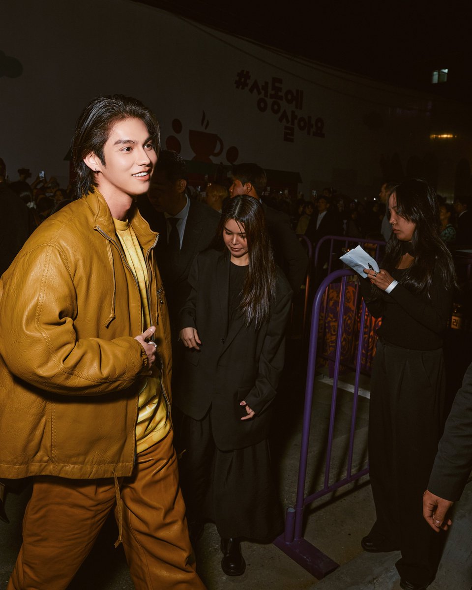 cloud9_ent_ofc's tweet photo. Moments at Burberry Streets Seongsu 
show in Seoul, South Korea

Thank you for having BRIGHT.

#BurberryStreetsxBRIGHT
#Burberry
#BurberryStreets
#bbrightvc
#Cloud9Ent https://t.co/vRG2bgdSXD