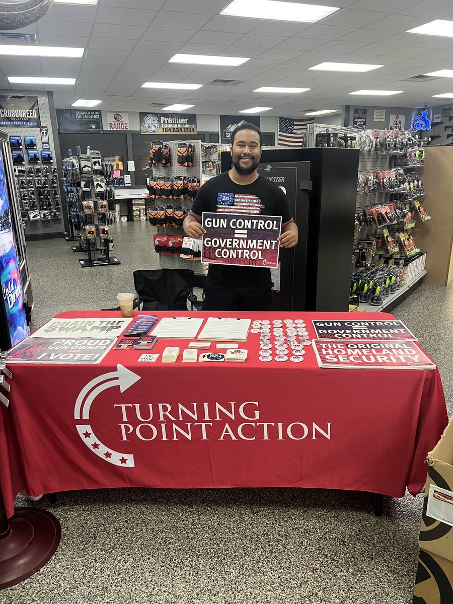 realIsaiahPayne's tweet image. Some @TPAction_ PC recruitment at a local gun store. Filling the GOP with #AmericaFirst Grassroots Leaders! #Pro2A