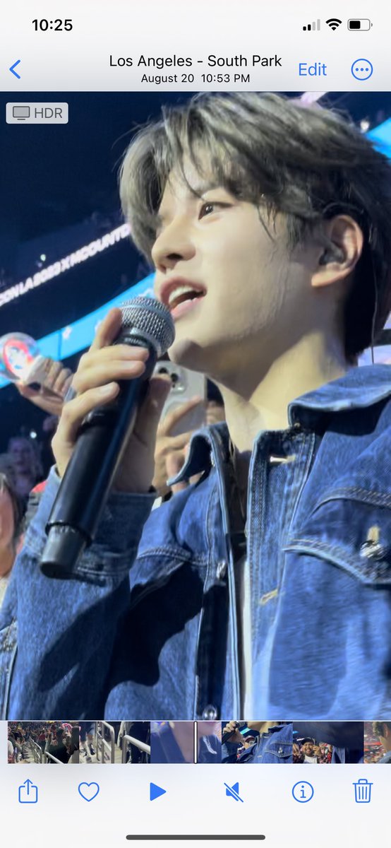twelvebtw's tweet photo. @Iuvforskz seungmin standing NEXT TO ME PLZ BLESS ME https://t.co/SEVmefG5K0