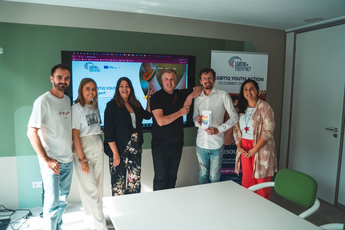 Outside Media & Knowledge tweet media