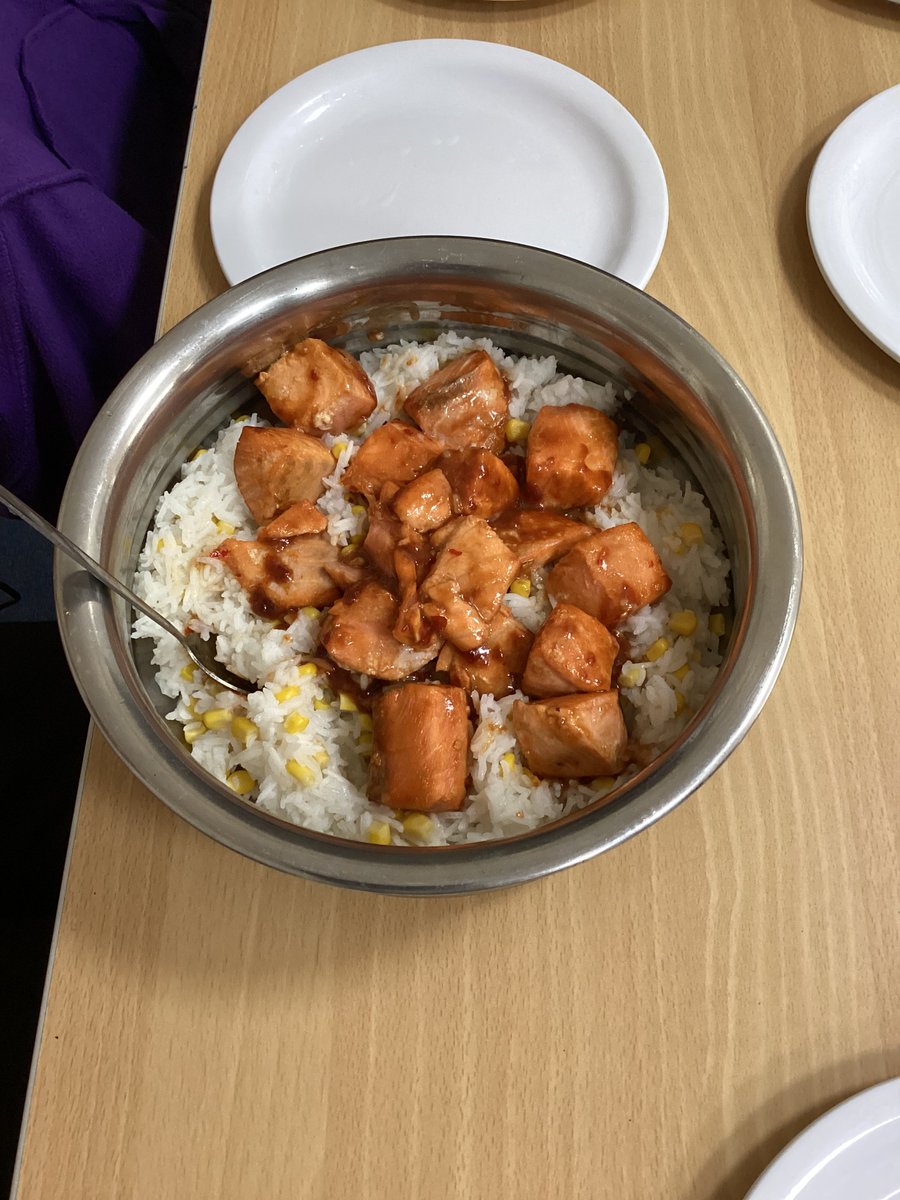 It was round two of Year 6 does 'Come Dine with Me' last week with the focus being main meals. Pupils were given the main ingredient of salmon and the recipes they came up with were: sticky salmon stir fry and smoked salmon and cream cheese sushi. #comedinewithme